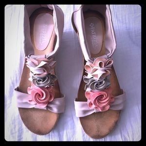 Cute sandals size 10